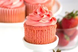 Strawberry Cupcake e1653263719555 alcohol infused cupcakes